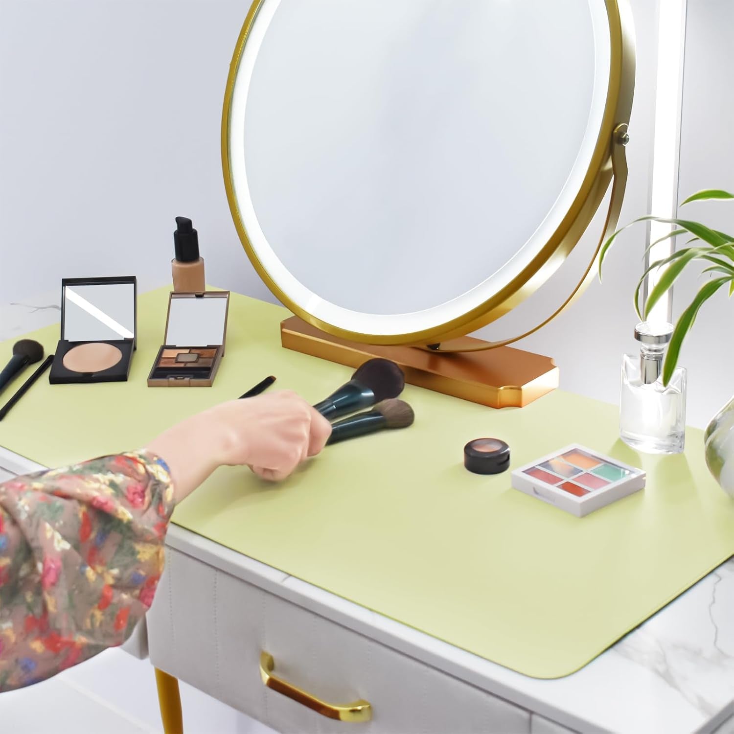 Makeup Mat for Vanity Top Protector,Dresser Protector Top Vanity Essentials,Craft Mats to Protect Table,Nail Art Table Mat,Vanity Desk Cover Pads, Dresser Cover Top Mats,31.5X15.7In (Bean Green&Blue)